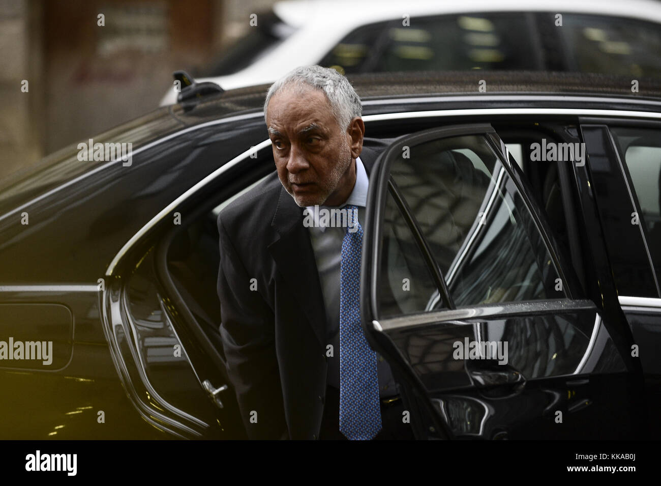 Wien, Wien, Österreich. November 2017. Ecuadors Minister für Kohlenwasserstoffe, Carlos Perez, kommt zur sechsten Sitzung des Gemeinsamen Ministerüberwachungsausschusses der OPEC. Quelle: Omar Marques/SOPA/ZUMA Wire/Alamy Live News Stockfoto