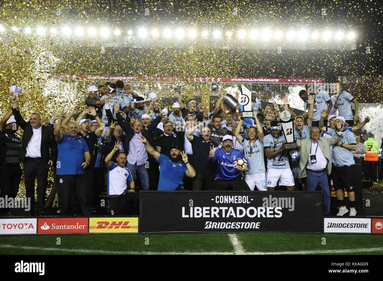 Buenos Aires, Argentinien. 29 Nov, 2017. Gremio Porto Alegre feiert ihren Sieg und Meisterschaft der Libertadores Cup 2017 Credit: Canon 2260/Alamy leben Nachrichten Stockfoto