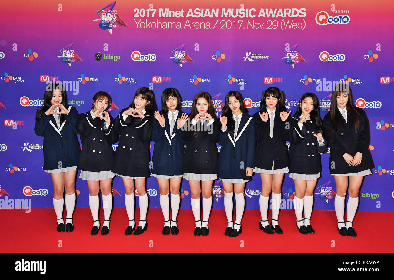 Fromis 9, 29. November 2017, Tokio, Yokohama, Japan : Korea Girls Group fromis 9 nimmt am 29. November 2017 an den „2017 Mnet Asian Music Awards(MAMA) in Japan“ in der Yokohama Arena in der Präfektur Kanagawa Teil. Stockfoto