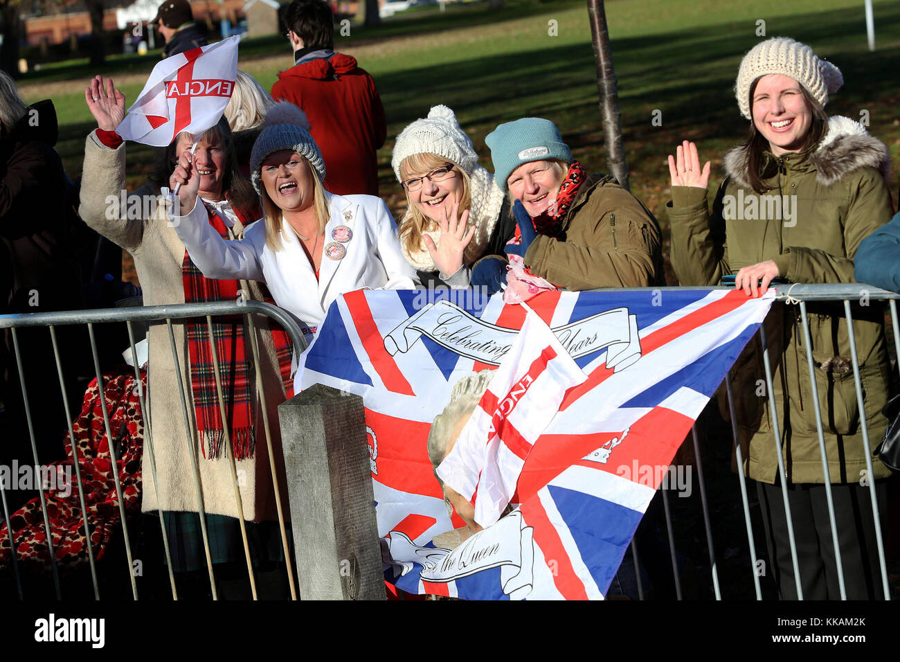 Chichester, West Sussex, UK. 30. November 2017. Ihrer Majestät der Königin Besuch der Chichester Festival Theatre. Donnerstag, 30.November 2017 Quelle: Sam Stephenson/Alamy leben Nachrichten Stockfoto