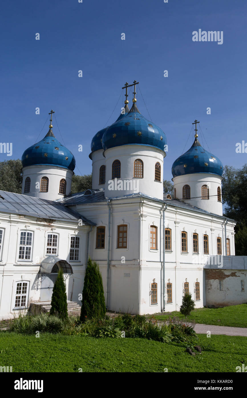 Überqueren Sie die Exaltationskathedrale, das Juriev-Kloster, das UNESCO-Weltkulturerbe, Veliky Nowgorod, die Oblast Nowgorod, Russland, Europa Stockfoto