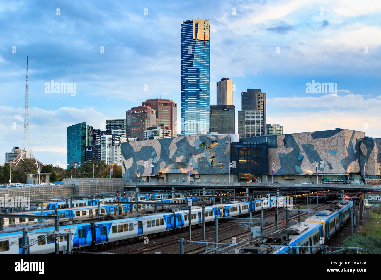 Arts Center Spire, Australien, eureka Gebäude, Federation Square Unterführung, Melbourne, Victoria, Skyline, Züge Stockfoto