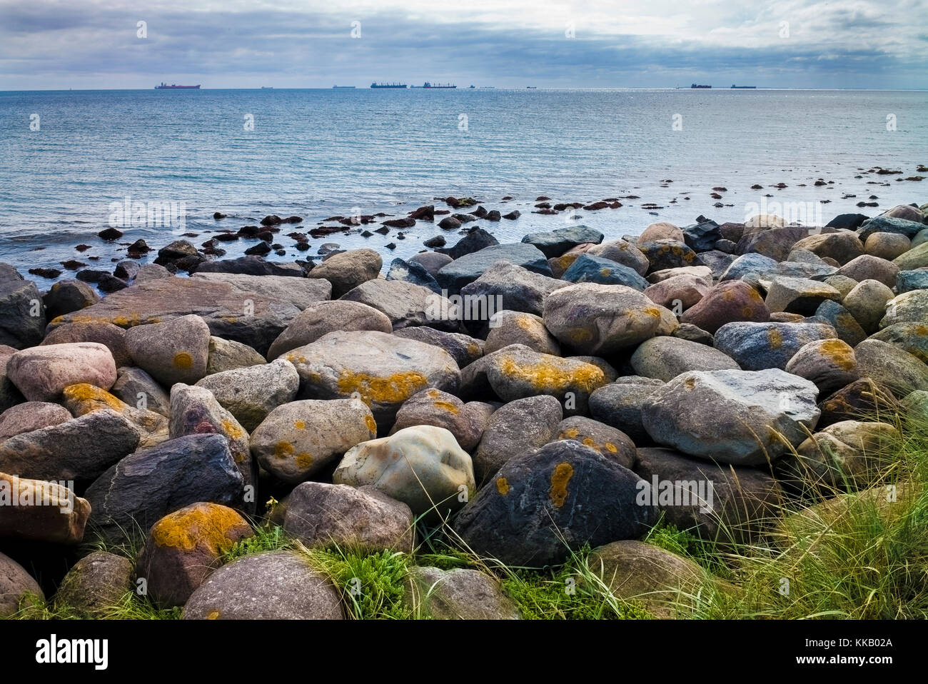 Öltankschiffe vor der Halbinsel Skagen Beach Headland, Zusammentreffen von Nord- und Ostsee, Stockfoto