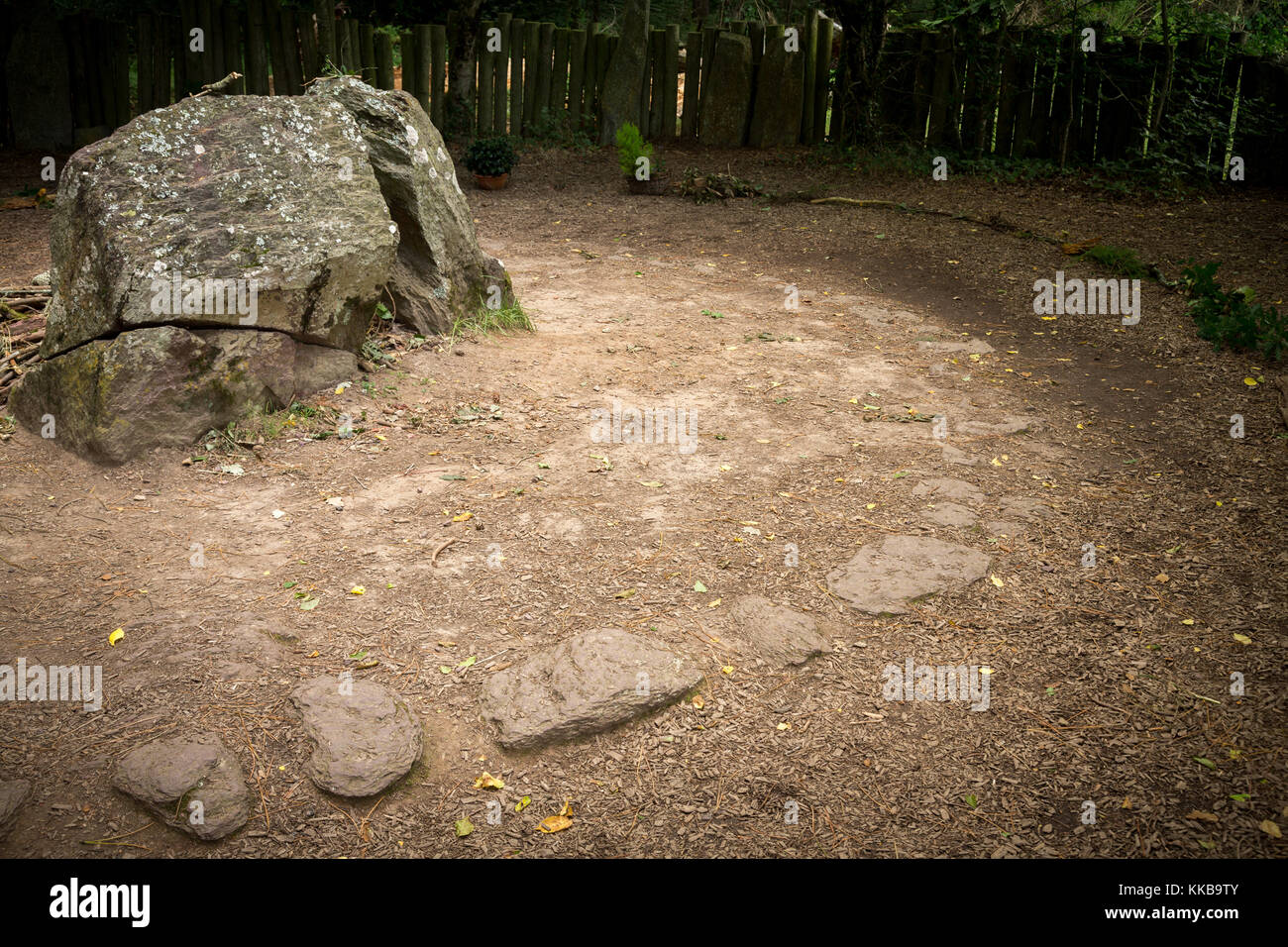 Merlins Grab, Paimpont-Wald, Bretagne, Frankreich, Europa. Stockfoto