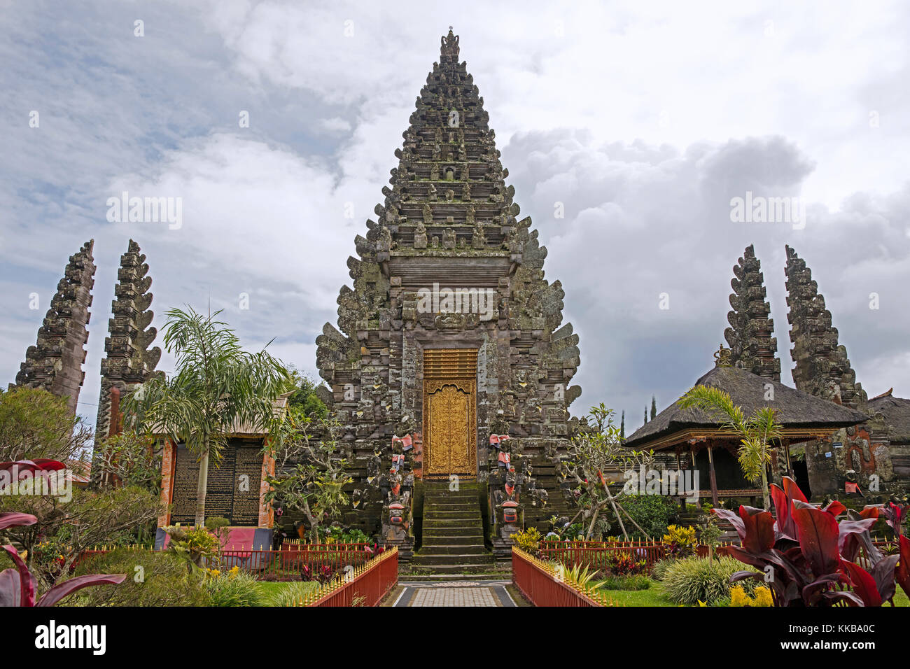 Pura Ulun Danu Batur/Pura Batur, Tempel der Göttin Dewi Danu am Fuße des Mount Batur, kintamani, bangli, Bali, Indonesien Stockfoto