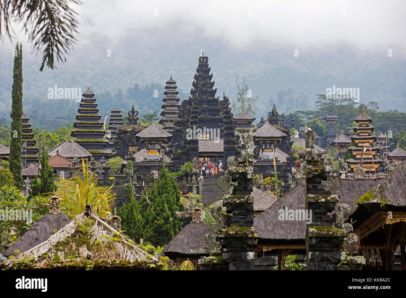 Pura Besakih, der größte und heiligste Tempel der hinduistischen Religion auf Bali, an den Hängen des Mount Agung, Vulkan im Osten der Insel Bali, Indonesien Stockfoto