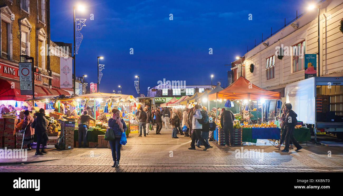 Dalston's Ridley Road Market in der Nähe der Kingsland High Street, hackney, East London, Großbritannien Stockfoto