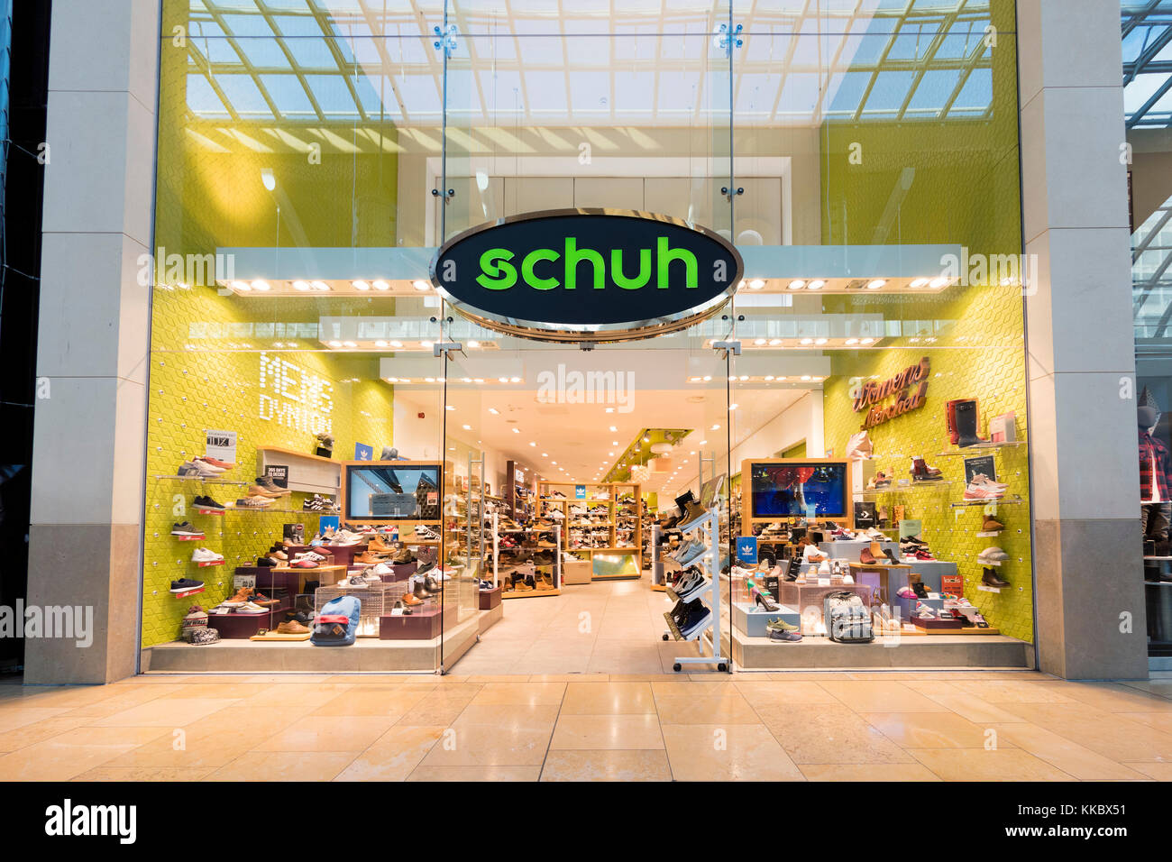 Schuh shoe Store, UK. Stockfoto