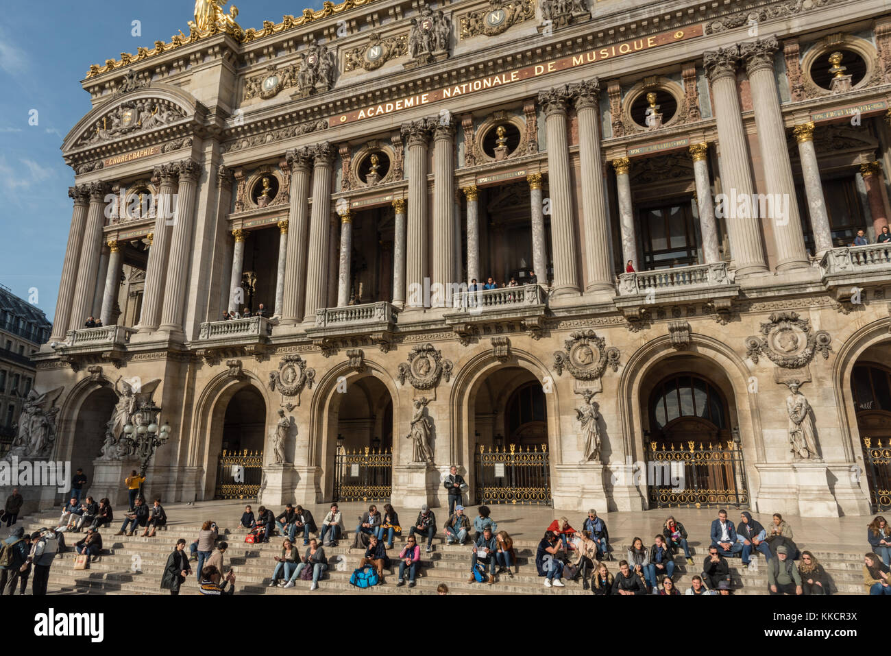 Fassade des Palais Garnier, Oper von Paris, im späten Oktober Stockfoto