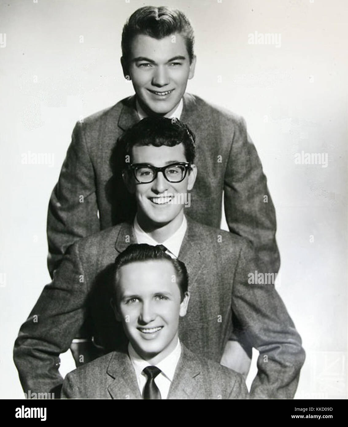Dieses Publicity-Porträt zeigt Buddy Holly und die Crickets, eine Pionierband aus den 1950er Jahren Das Bild konzentriert sich auf ihre frühe musikalische Karriere und ihren Einfluss im Rock-Genre. Stockfoto