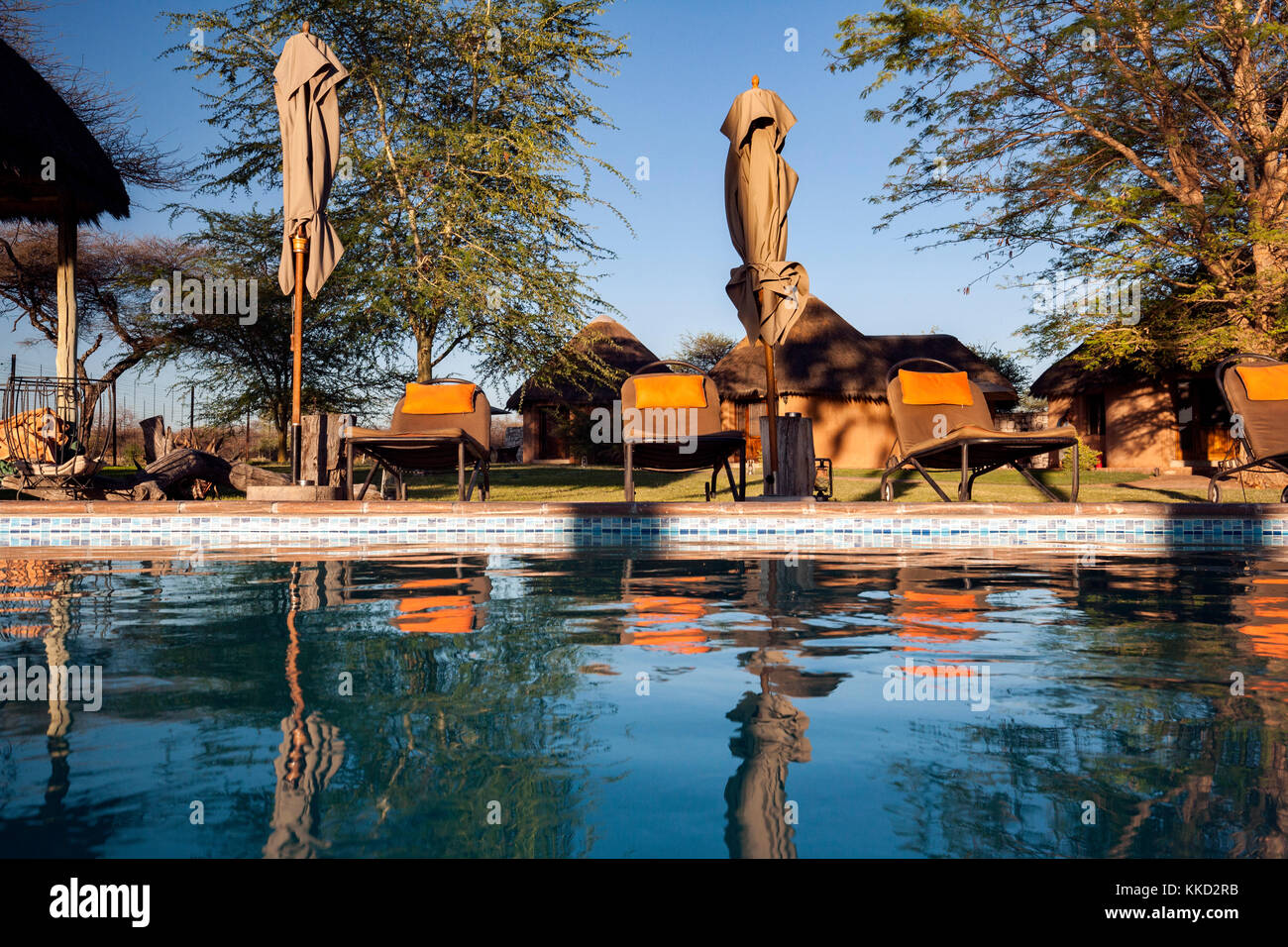 Swimming Pool Bereich auf onguma Bush Camp, onguma Game Reserve, Namibia, Afrika Stockfoto