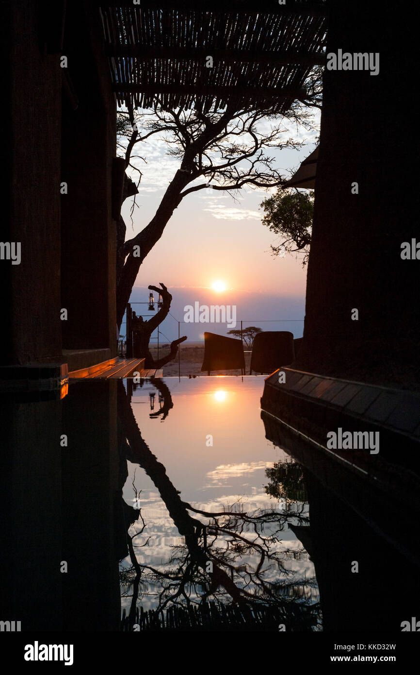 Sonnenuntergang auf Onguma The Fort, onguma Game Reserve, Namibia, Afrika Stockfoto
