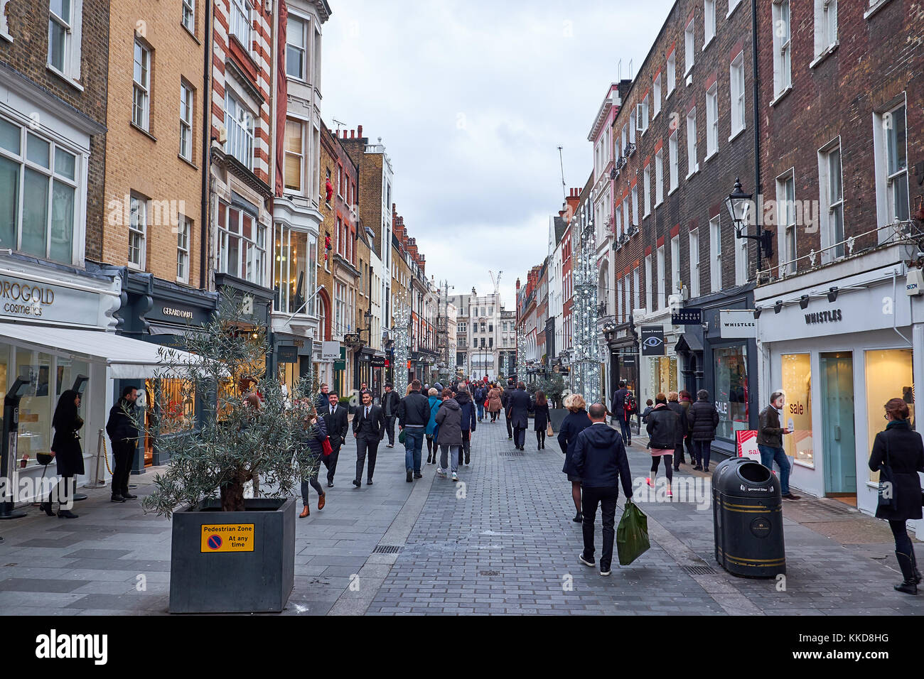 London City - Dezember 23, 2016: Leute, die das letzte Weihnachten Einkäufe in s Molton Street Stockfoto