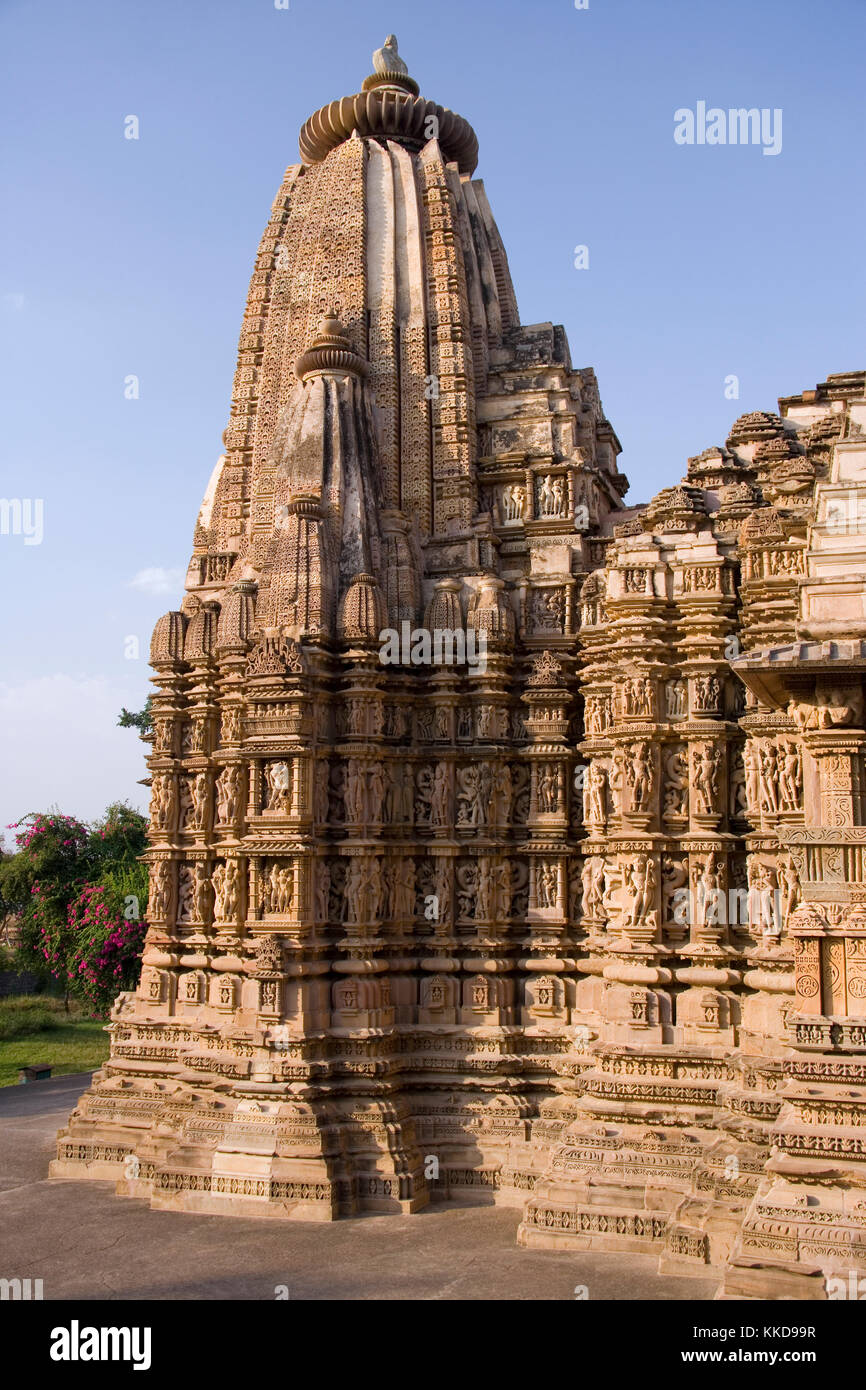 Die kandariya Mahadev Jian Tempelanlage in der Stadt Khajuraho in Madhya Pradesh Region in Indien. Stockfoto