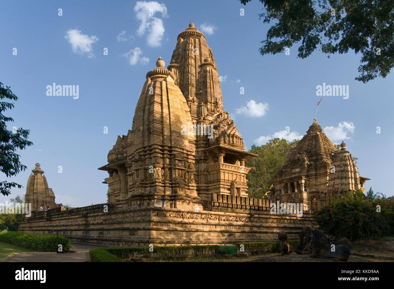 Die kandariya Mahadev Jian Tempelanlage in der Stadt Khajuraho in Madhya Pradesh Region in Indien. Stockfoto