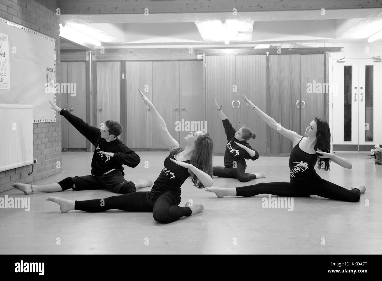 Junge Tänzer Proben in einem Studio Stockfoto