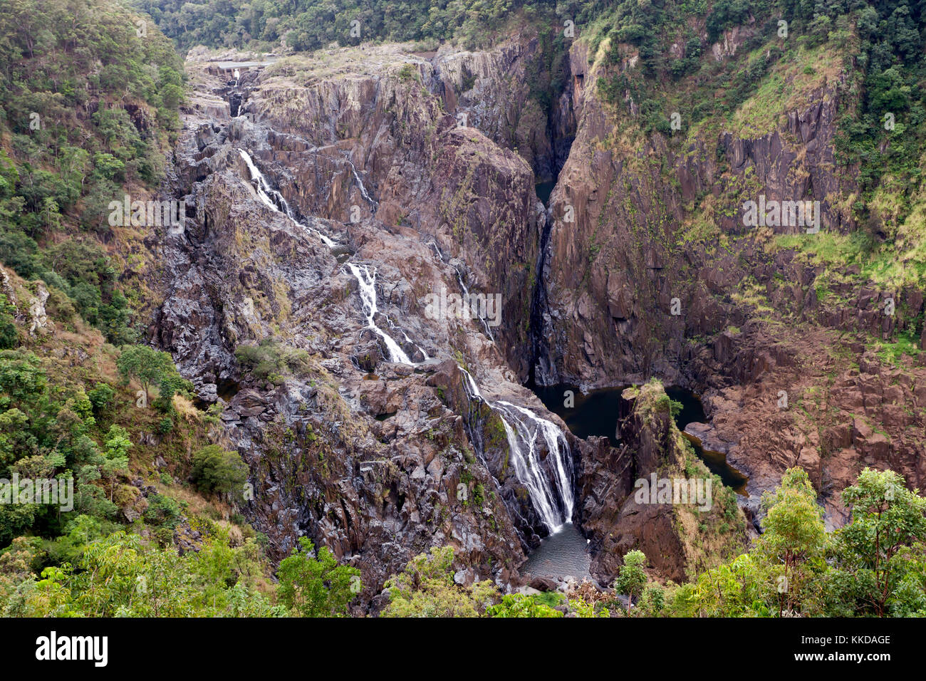 Blick auf die Barron Falls in der trockenen Jahreszeit, Atherton Tablelands, Queensland, Australien Stockfoto