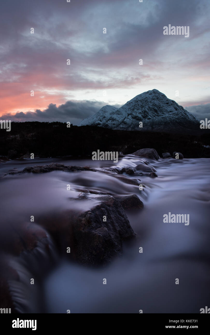 Buachaille Etive Mor Wasserfall Sonnenuntergang Glencoe Stockfoto