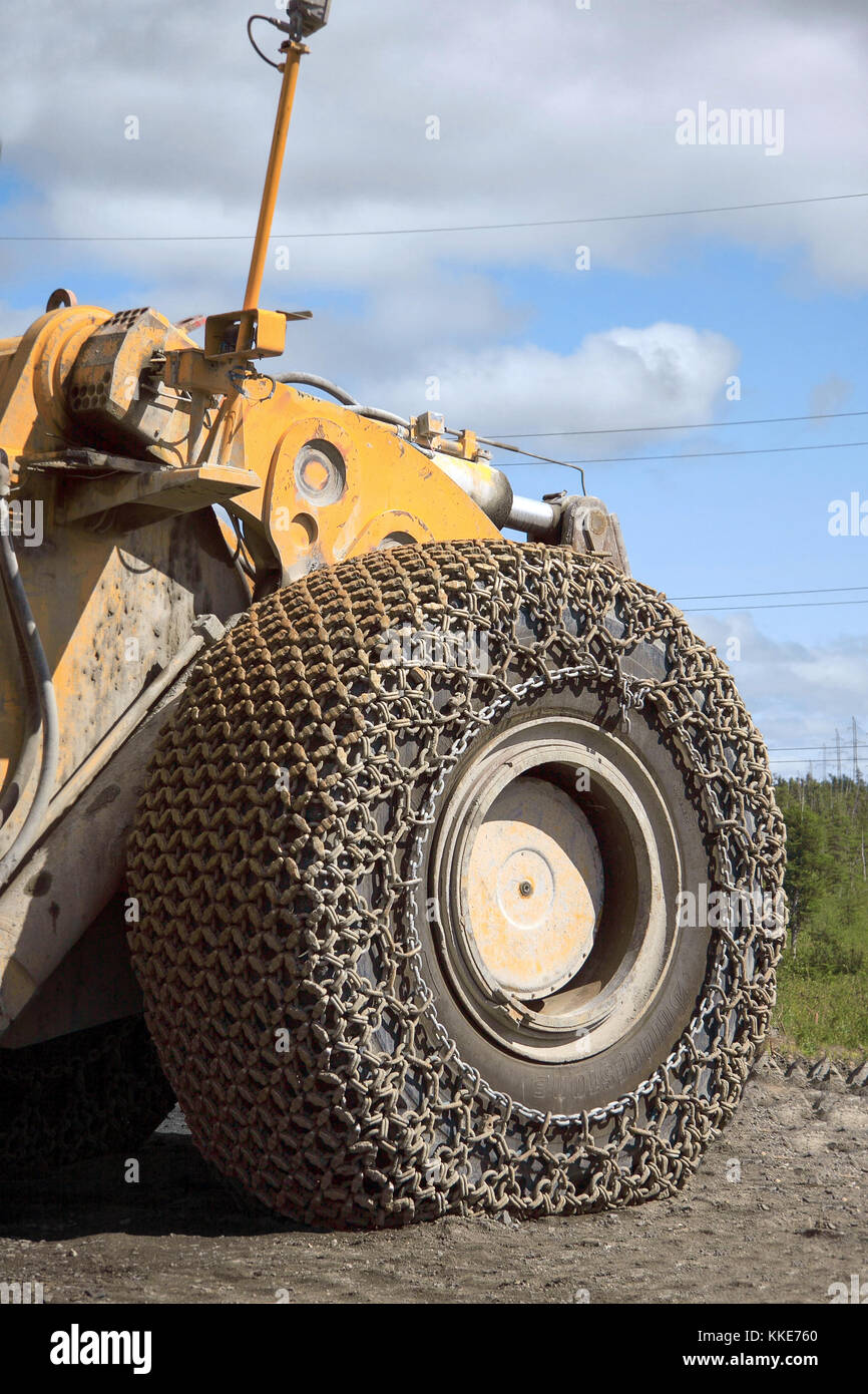 Rad's Big Truck bedeckt mit Metallkette net zum Schutz Stockfoto