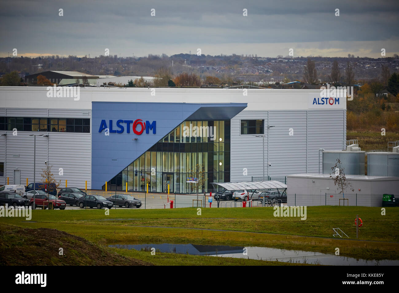 Alstom Class 390 Pendolino Schienenfahrzeuge werden zu Beginn der Kunst Alstom Widnes Malerarbeiten Anlage renoviert, Stockfoto