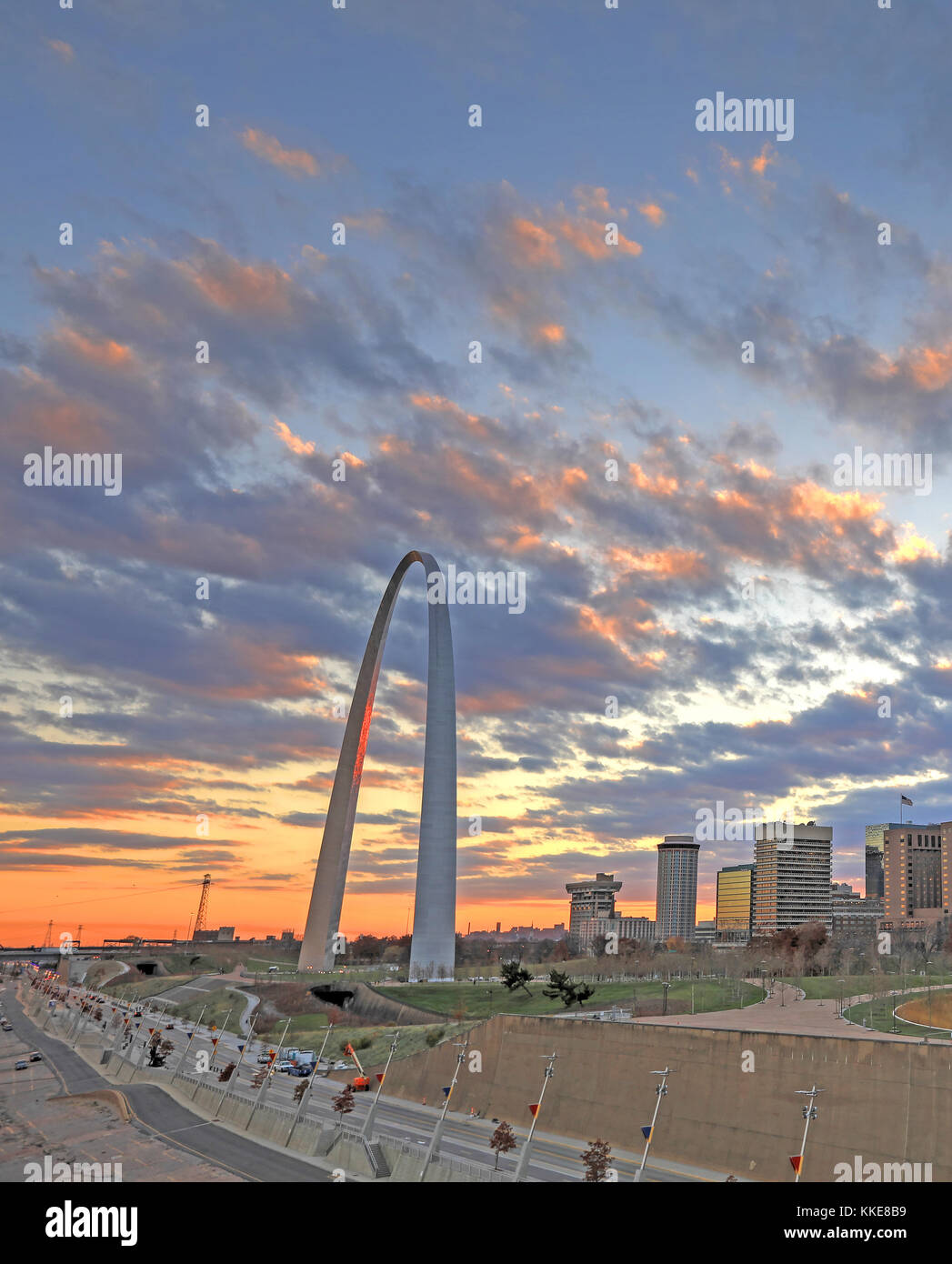 St. Louis, Missouri, und den Gateway Arch von Eads Bridge. Stockfoto