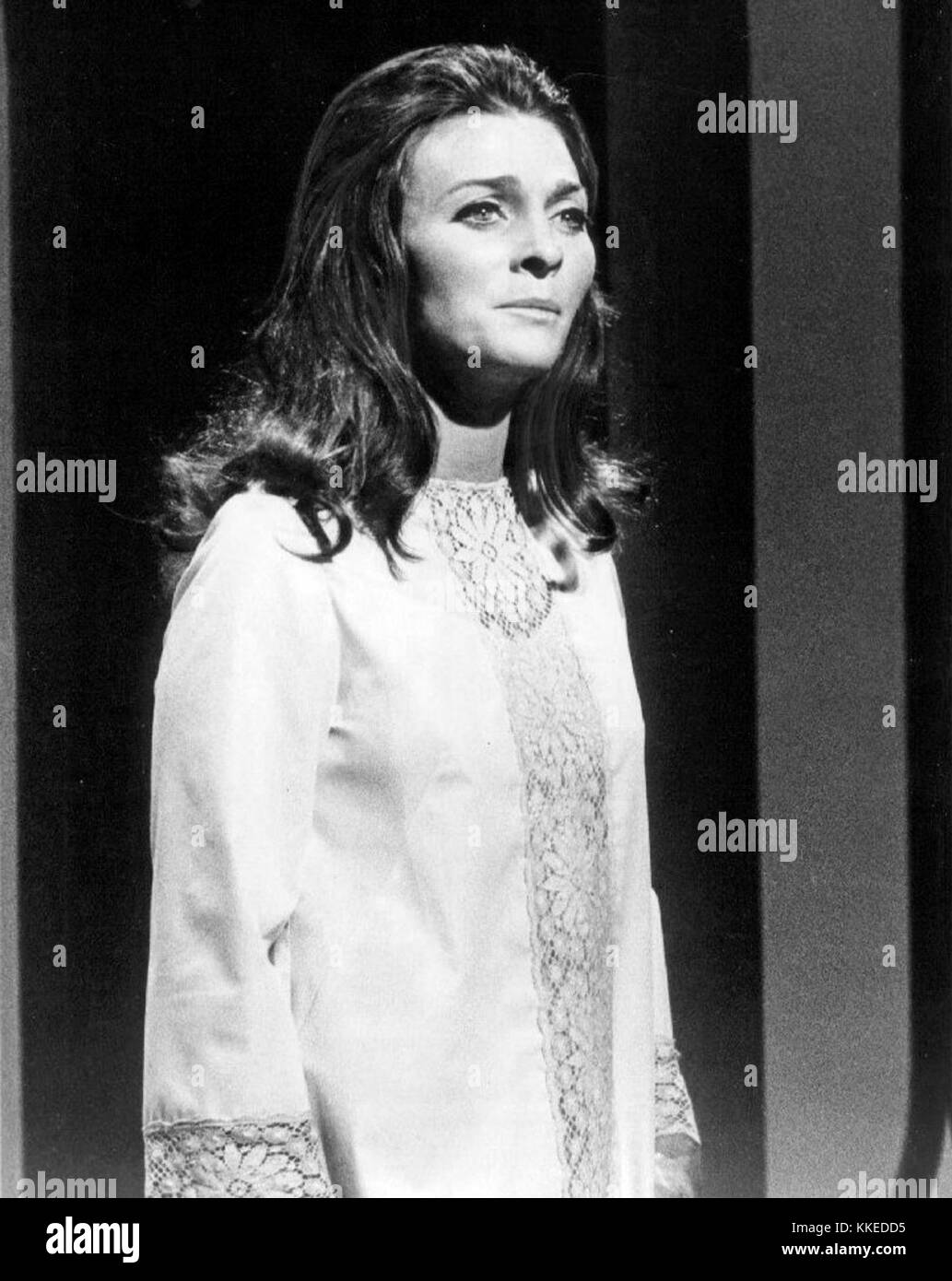 Judy Collins, die amerikanische Folk-Sängerin, trat 1967 solo auf und zeigte ihre kraftvolle Stimme und ihren unverwechselbaren Stil. Ihre Auftritte trugen zur Folk-Musikszene in den 1960er Jahren bei Stockfoto
