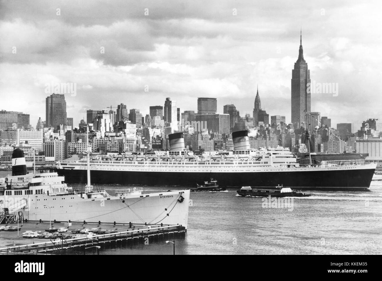 Postkarte Stevens mit RMS Queen Elizabeth Stockfoto