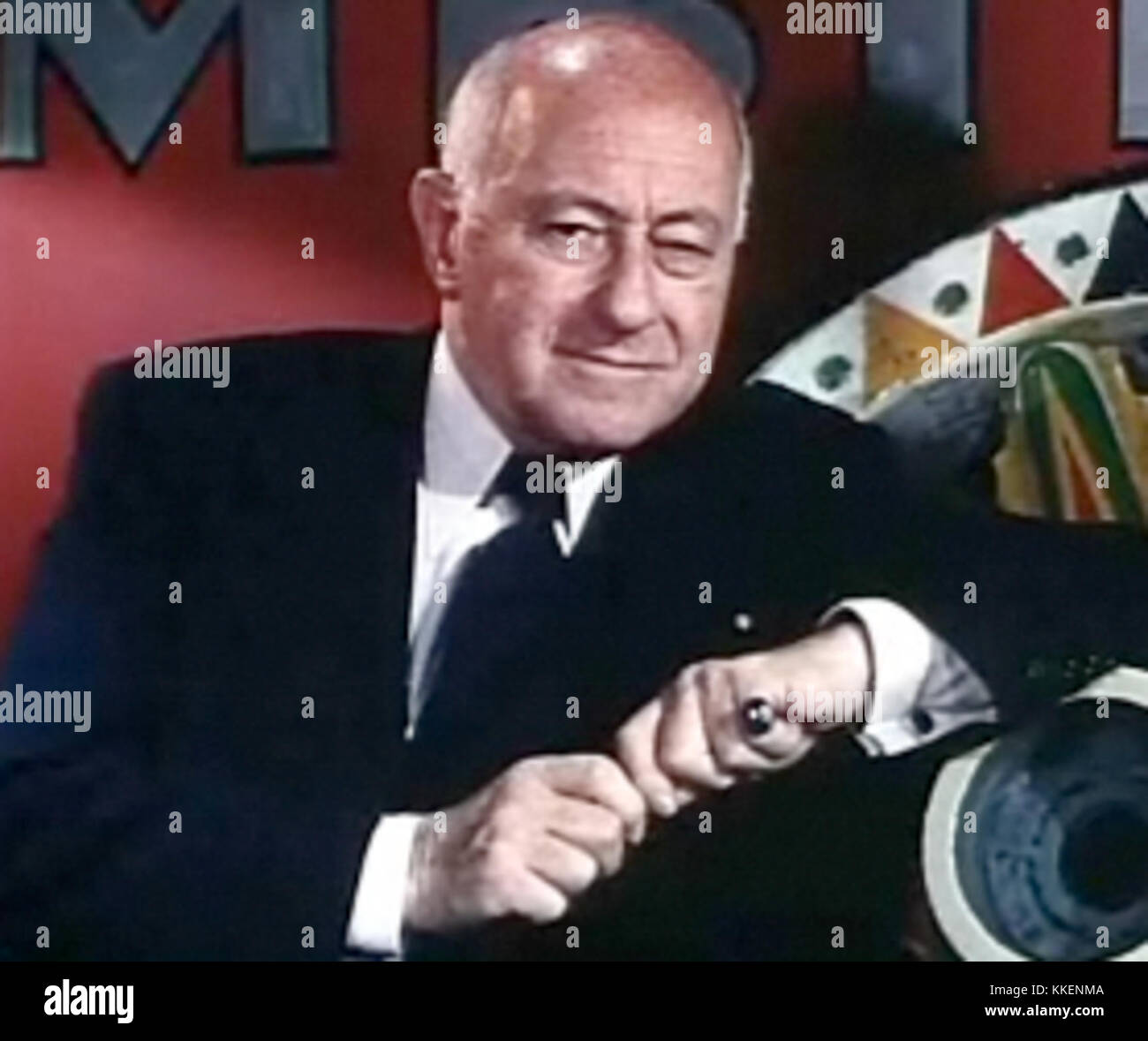 Der Trailer zu *The Greatest Show on Earth* zeigt Cecil B. DeMille, einen legendären Regisseur, der seine Beteiligung an diesem epischen Film über das Zirkusleben demonstriert. Der Film aus dem Jahr 1952 erkundet die Hintergründe eines Wanderzirkus. Stockfoto