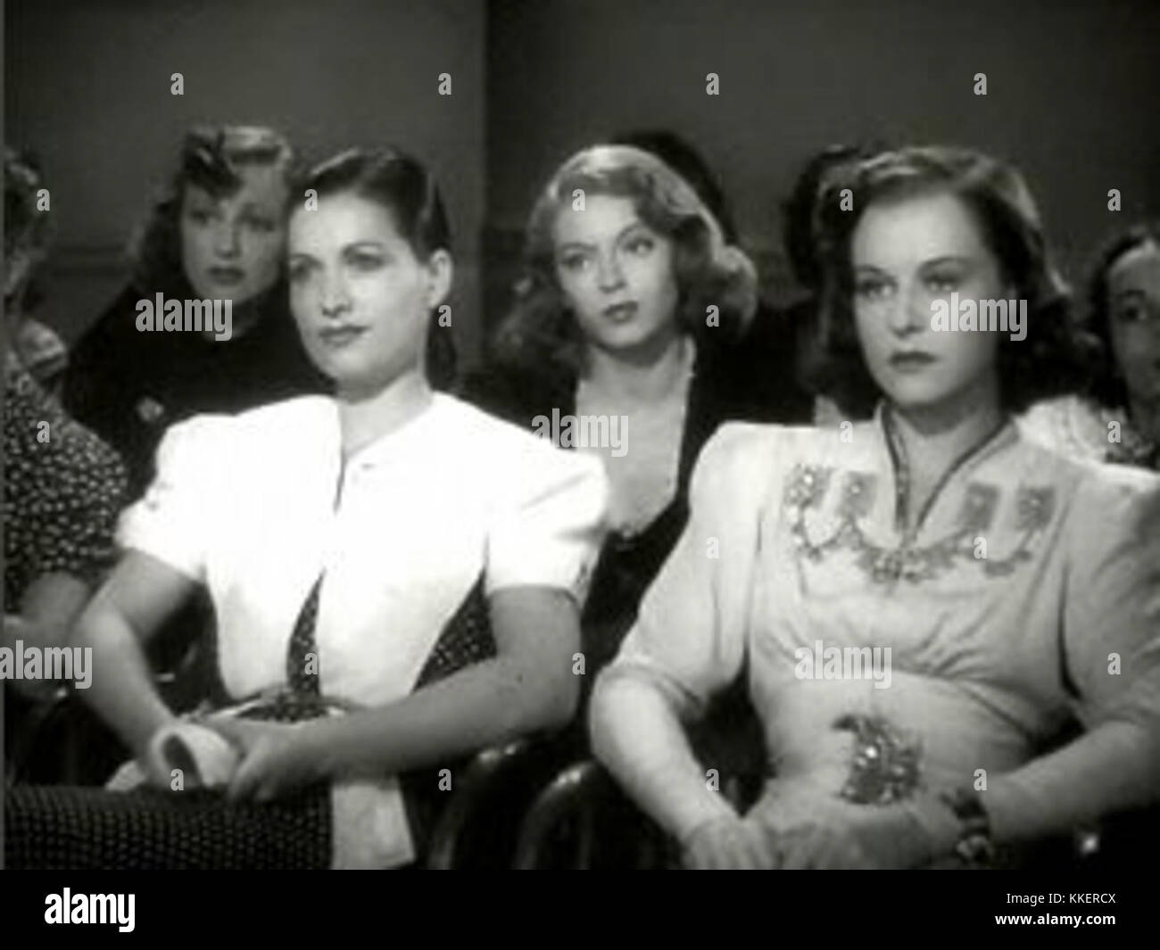 Der Trailer für Dramatic School aus dem Jahr 1938 ist ein klassisches Beispiel für Werbematerialien aus dem frühen 20. Jahrhundert. Es zeigt die Themen Schauspiel und Theaterausbildung und zeigt den Ansatz der Epoche zu dramatischen Künsten. Stockfoto