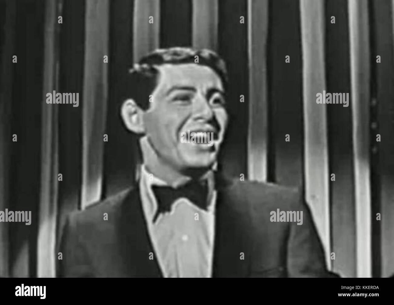 Eddie Fisher's Coke Time war eine Fernsehsendung, die in den 1950er Jahren ausgestrahlt wurde und Fisher's musikalische Talente und seine Beteiligung an der Werbung für Coca-Cola zeigte. Die Sendung war ein wichtiger Teil der amerikanischen Fernsehgeschichte. Stockfoto