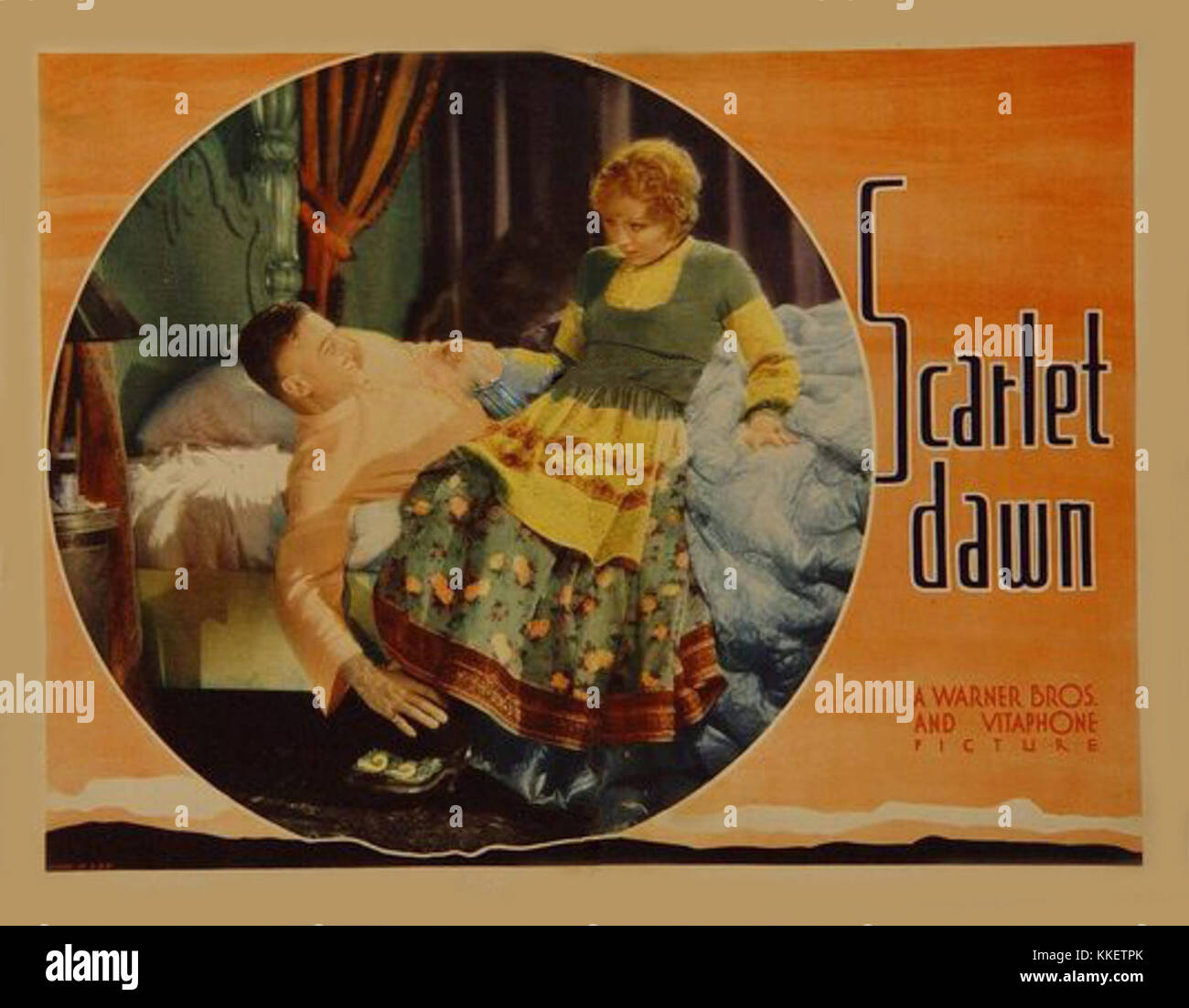 Poster für den Film *Scarlet Dawn* aus dem Jahr 1932, das die dramatischen und romantischen Elemente des Films zeigt. Der Film spielte Nancy Carroll und Ian Hunter, die während der Russischen Revolution spielten. Stockfoto