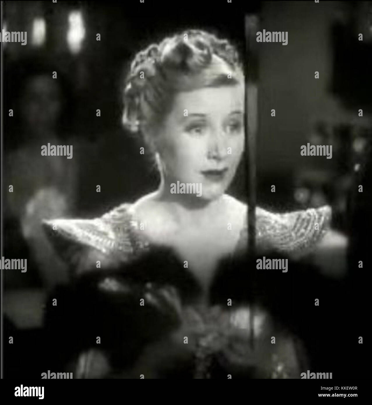 Genevieve Tobin, eine prominente Schauspielerin des frühen 20. Jahrhunderts, erscheint im Trailer für die Dramatic School und zeigt ihr Talent in der Filmindustrie in den 1930er Jahren Stockfoto