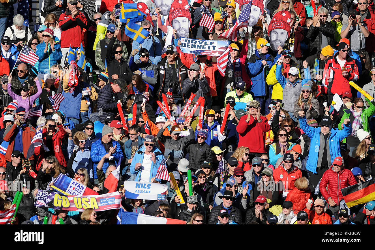 Beaver Creek, Colorado. Dezember 2, 2017. Dezember 2, 2017: Ski Racing Fans aus der ganzen Welt pack die Raubvögel Stadium für die Abfahrt während der FIS Audi Greifvögel Wm, Beaver Creek, Colorado. Stockfoto