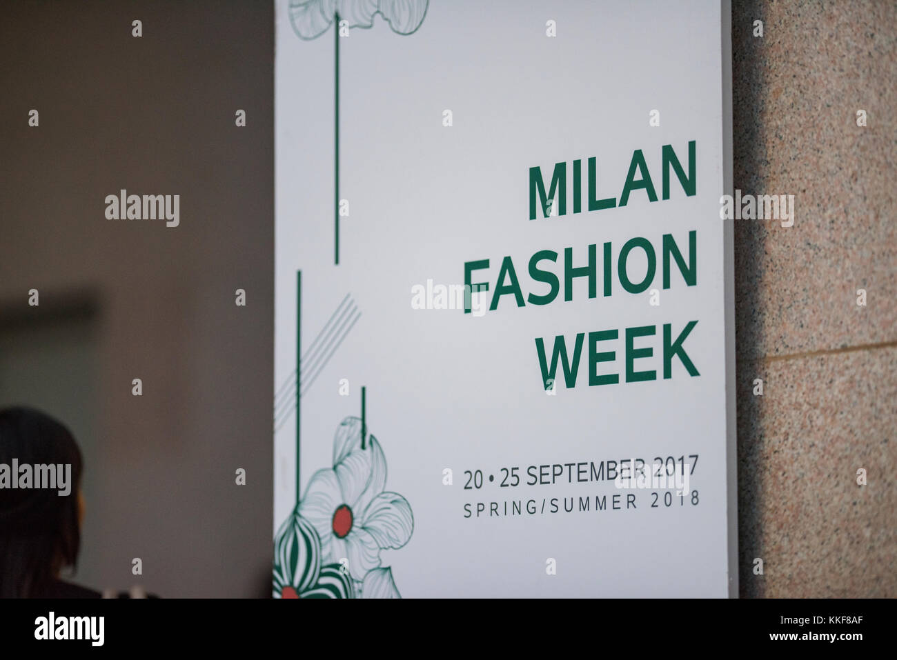 Mailand, Italien - 22 September, 2017: die Menschen am Eingang von einer Modenschau in Mailand fashion week. Stockfoto