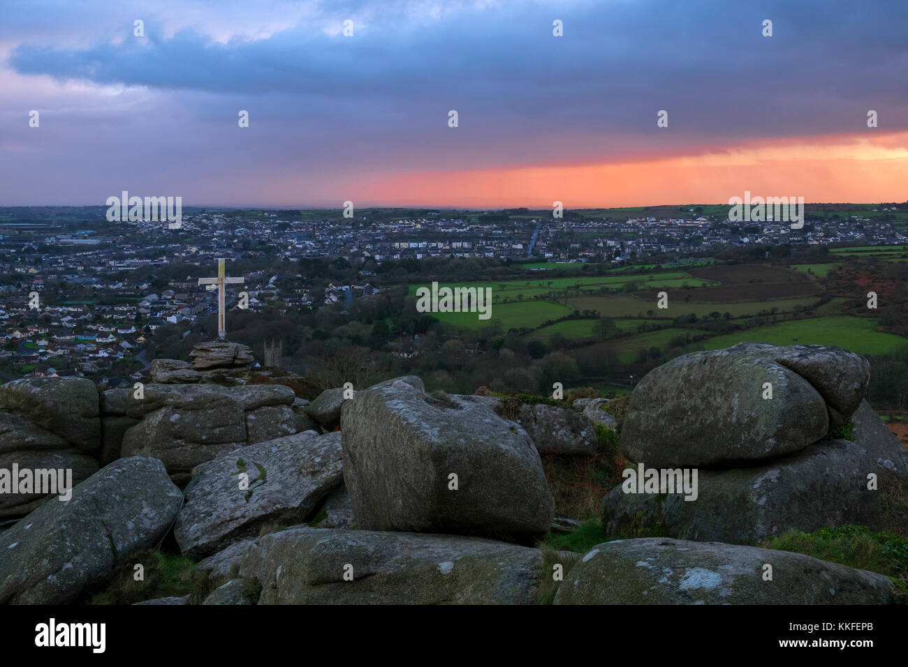 Sonnenaufgang über redruth, von Carn Brea in Cornwall, England, Großbritannien, Großbritannien gesehen, Stockfoto
