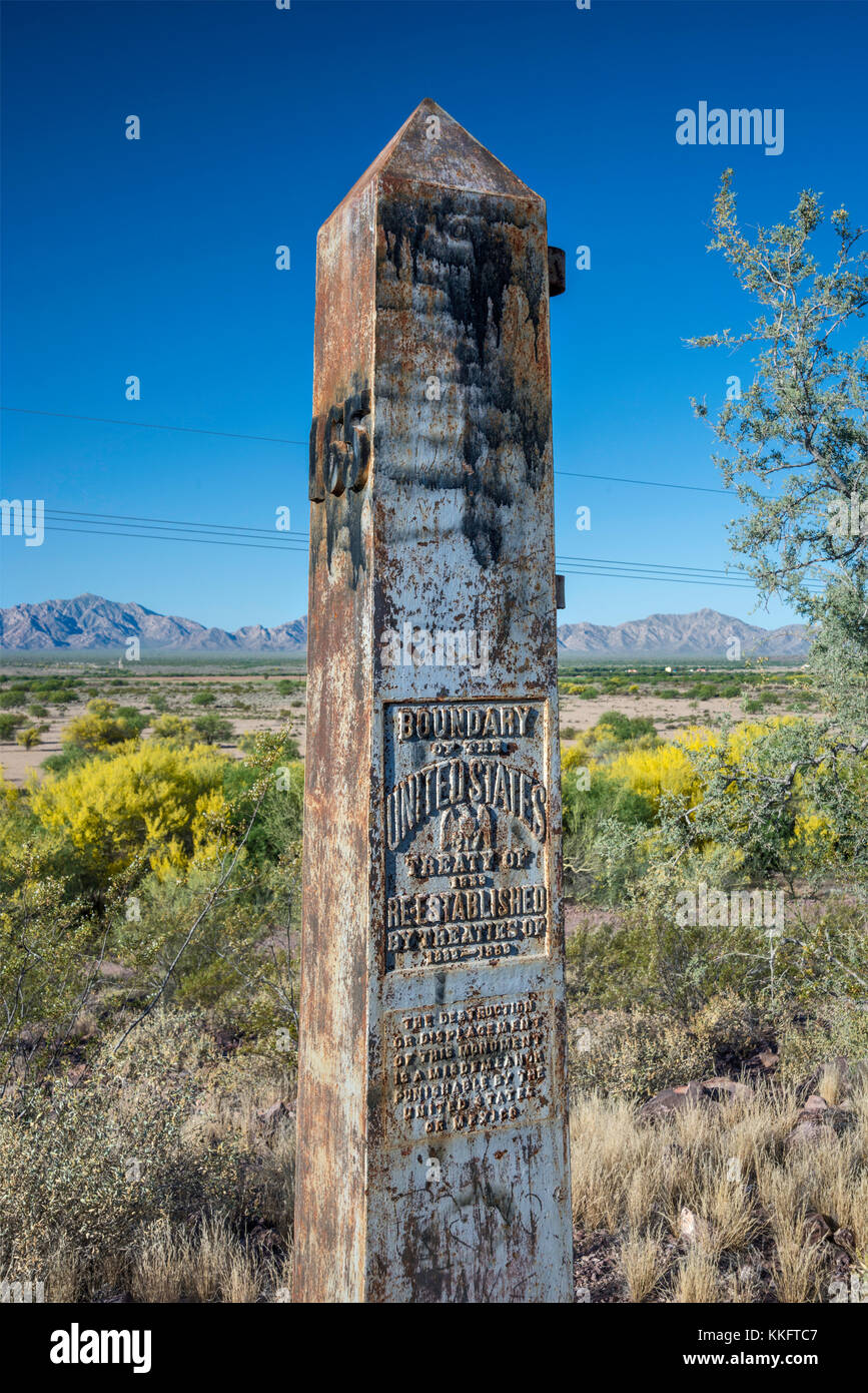 Historische Zeichen an der Mexikanischen Grenze, Sonoran Wüste, Organ Pipe Cactus National Monument, Arizona, USA Stockfoto