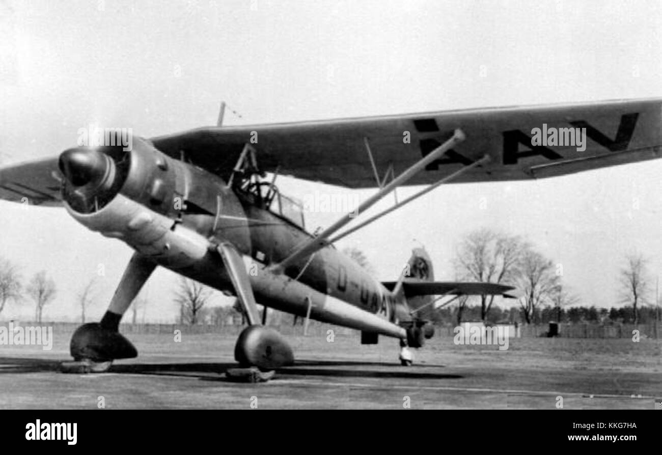 Henschel hs126 Fotos und Bildmaterial in hoher Auflösung Alamy