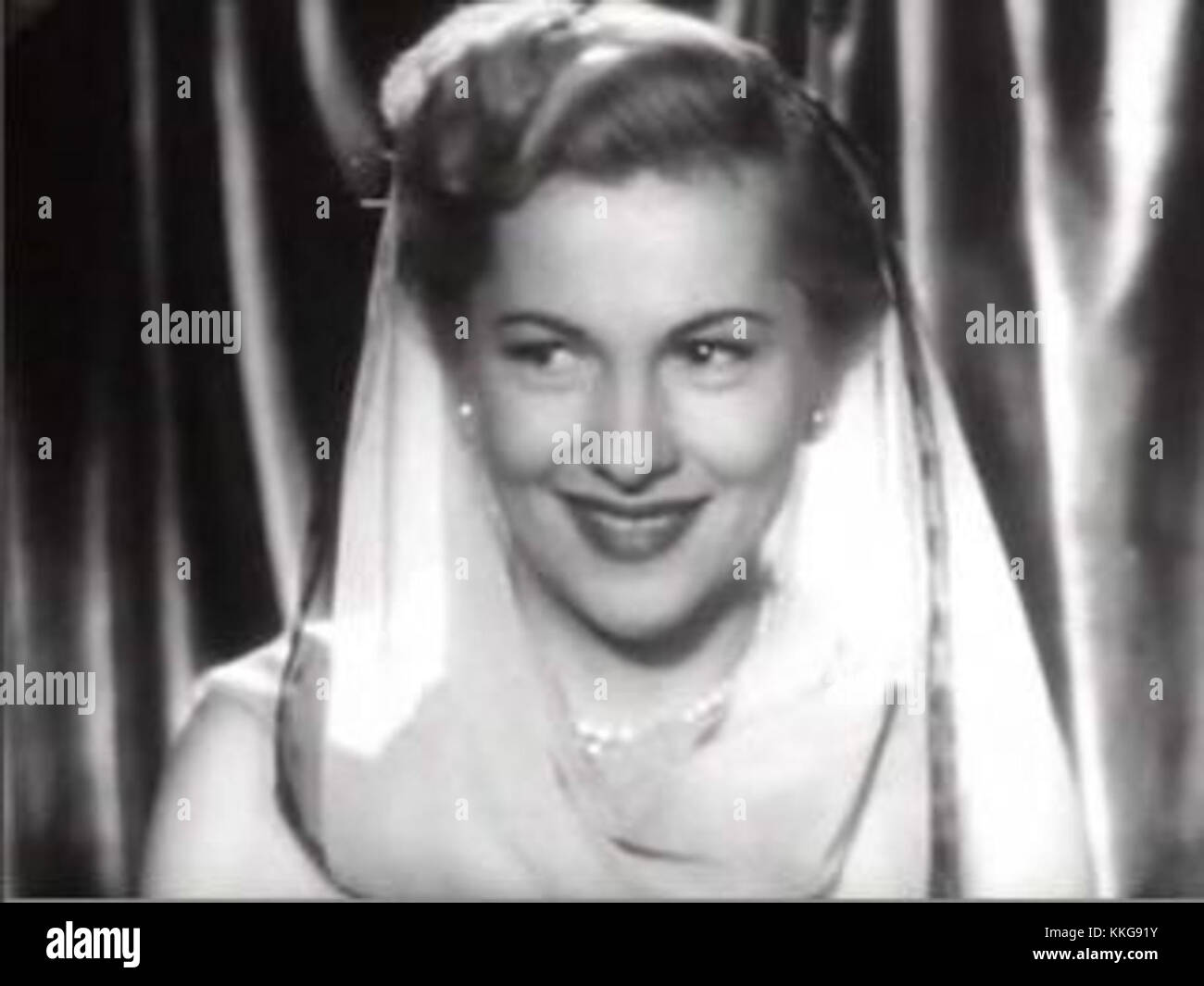 Joan Fontaine spielte 1950 im Trailer für den Film Born to Be Bad. Der Trailer hebt ihre Rolle in diesem klassischen Hollywood Noir hervor und betont ihre Darstellung einer betrügerischen, moralisch ambivalenten Figur. Stockfoto