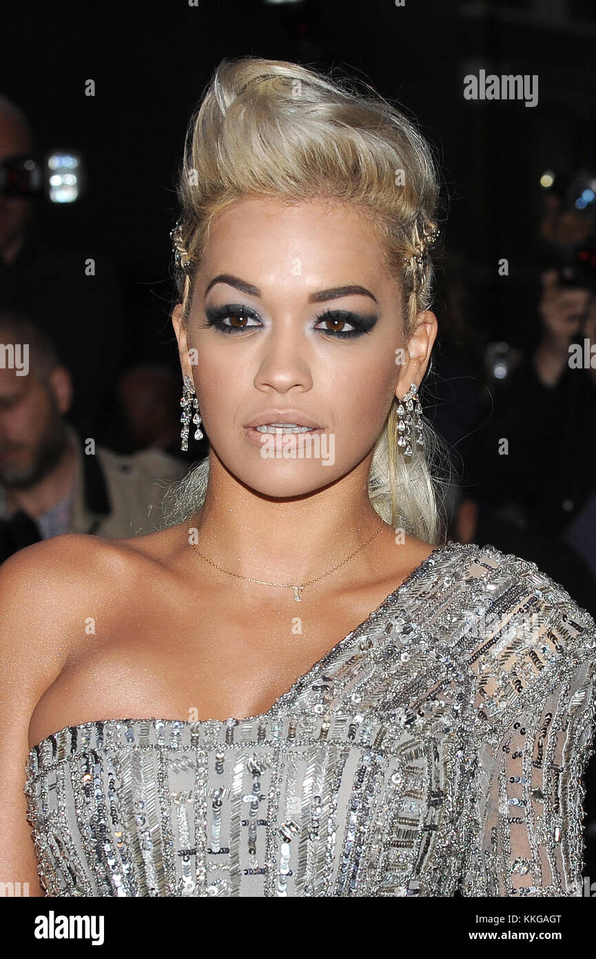 Britische Sängerin Rita Ora besucht die GQ Männer des Jahres Auszeichnungen am Royal Opera House in London. 2. September 2014 © Paul Treadway Stockfoto