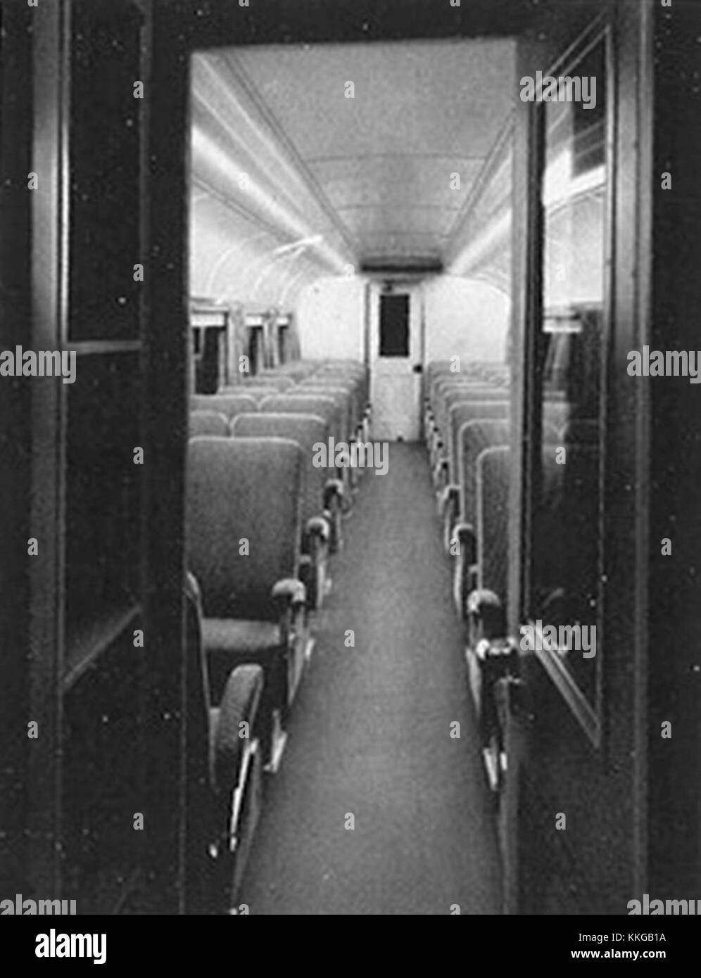 Der Pioneer Zephyr, ein stromlinienförmiger Reisezugbus aus dem Jahr 1934, war ein ikonisches Beispiel für Art déco-Design und amerikanische Innovation im Eisenbahnverkehr. Stockfoto