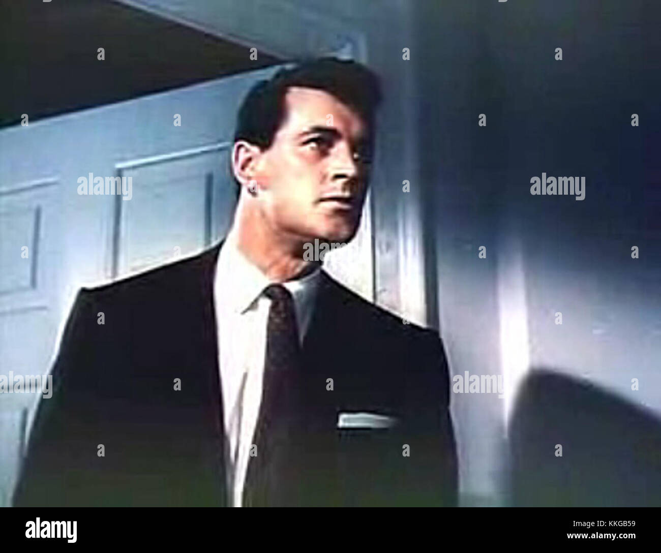 Geschrieben auf dem Wind ist ein Film von Douglas Sirk aus dem Jahr 1956. Der Film beschäftigt sich mit Themen wie Familiendrama, Reichtum und Tragödie im Kontext einer wohlhabenden texanischen Familie. Der Film ist bekannt für seinen melodramatischen Stil und seine kühnen Geschichten. Stockfoto