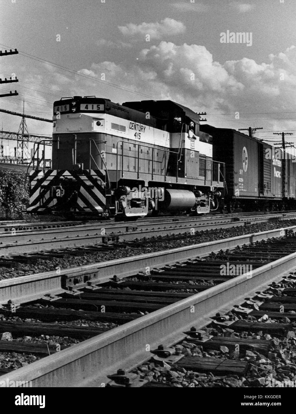 Die ALCO C415 ist eine dieselelektrische Lokomotive, die 1966 von der American Locomotive Company (ALCO) hergestellt wurde. Er wurde hauptsächlich für den Güterverkehr verwendet und ist bekannt für sein unverwechselbares Design und seine Langlebigkeit. Stockfoto