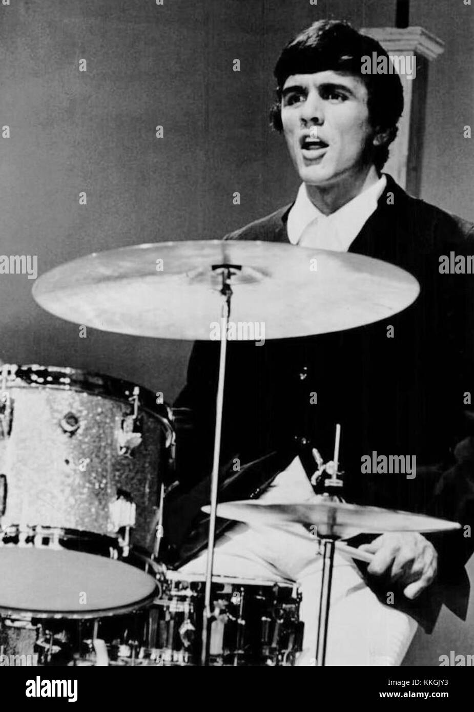 Die Dave Clark Five, eine ikonische britische Band aus den 1960er Jahren, erzielte mit ihren energiegeladenen Auftritten und den Hits der Charts beachtliche Erfolge. Das Bild fängt die Band während ihrer Spitzenjahre im Jahr 1965 ein. Stockfoto