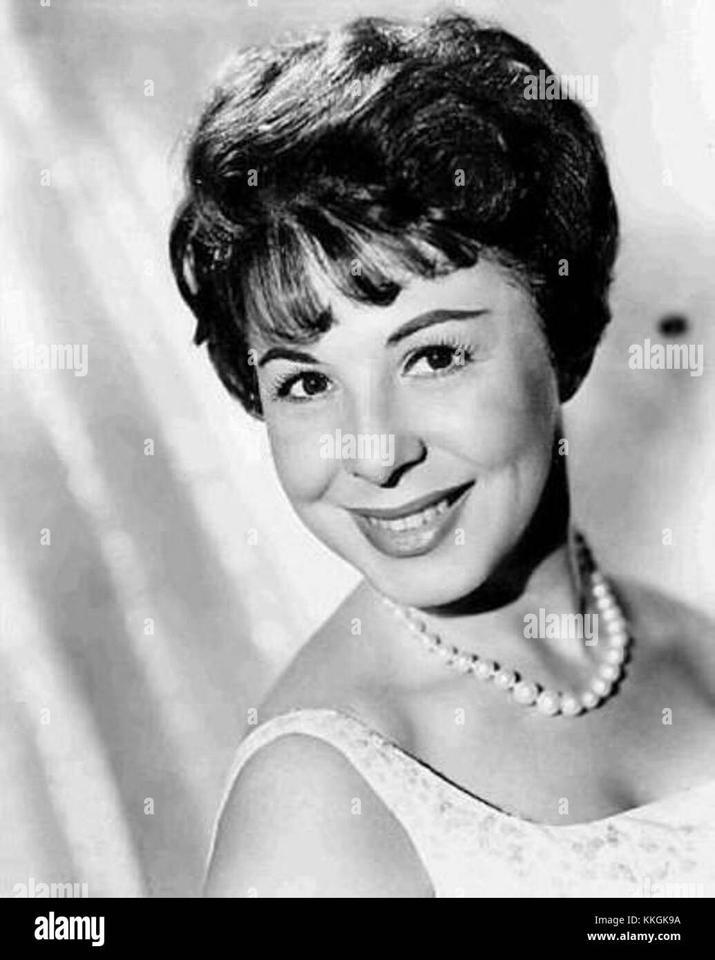 Bild der Sängerin Eydie Gorme, die in den 1950er und 1960er Jahren beliebt war und für ihre Arbeit in Pop- und Jazzmusik bekannt war. Stockfoto