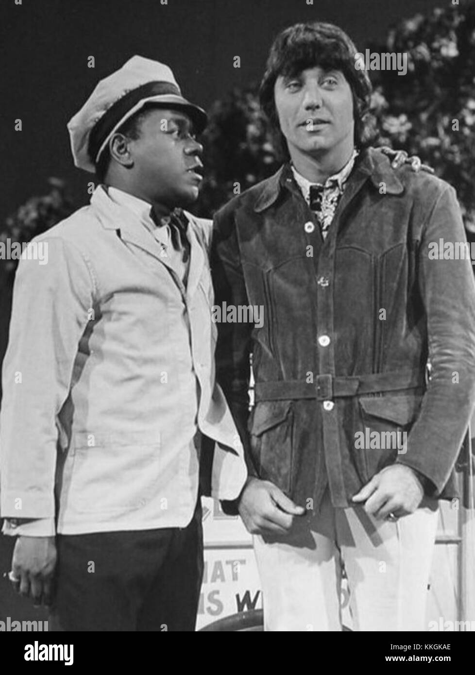 In der 1972er Folge der Flip Wilson Show wurde der berühmte Fußballspieler Joe Namath vorgestellt, der mit prominenten Gästen einen Moment der Fernsehgeschichte thematisierte. Stockfoto