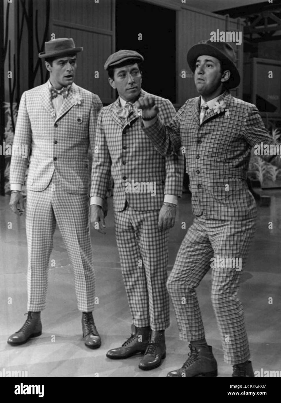 Die Andy Williams Show im Jahr 1964 zeigte Auftritte berühmter Künstler wie Robert Goulet, Andy Williams und Bobby darin, die ihr musikalisches Talent in einer beliebten Fernsehsendung zeigten. Stockfoto