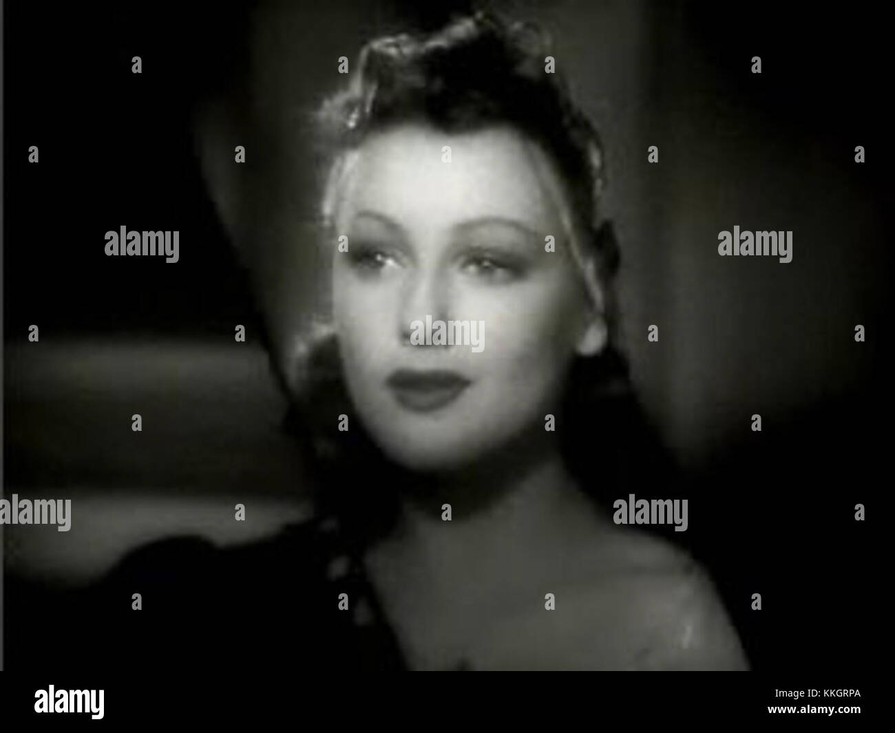 Virginia Grey erschien im Trailer für „Dramatic School“ und hob ihre Rolle in diesem Film hervor, der sich auf die Herausforderungen und Erfahrungen von angehenden Schauspielern konzentriert. Stockfoto