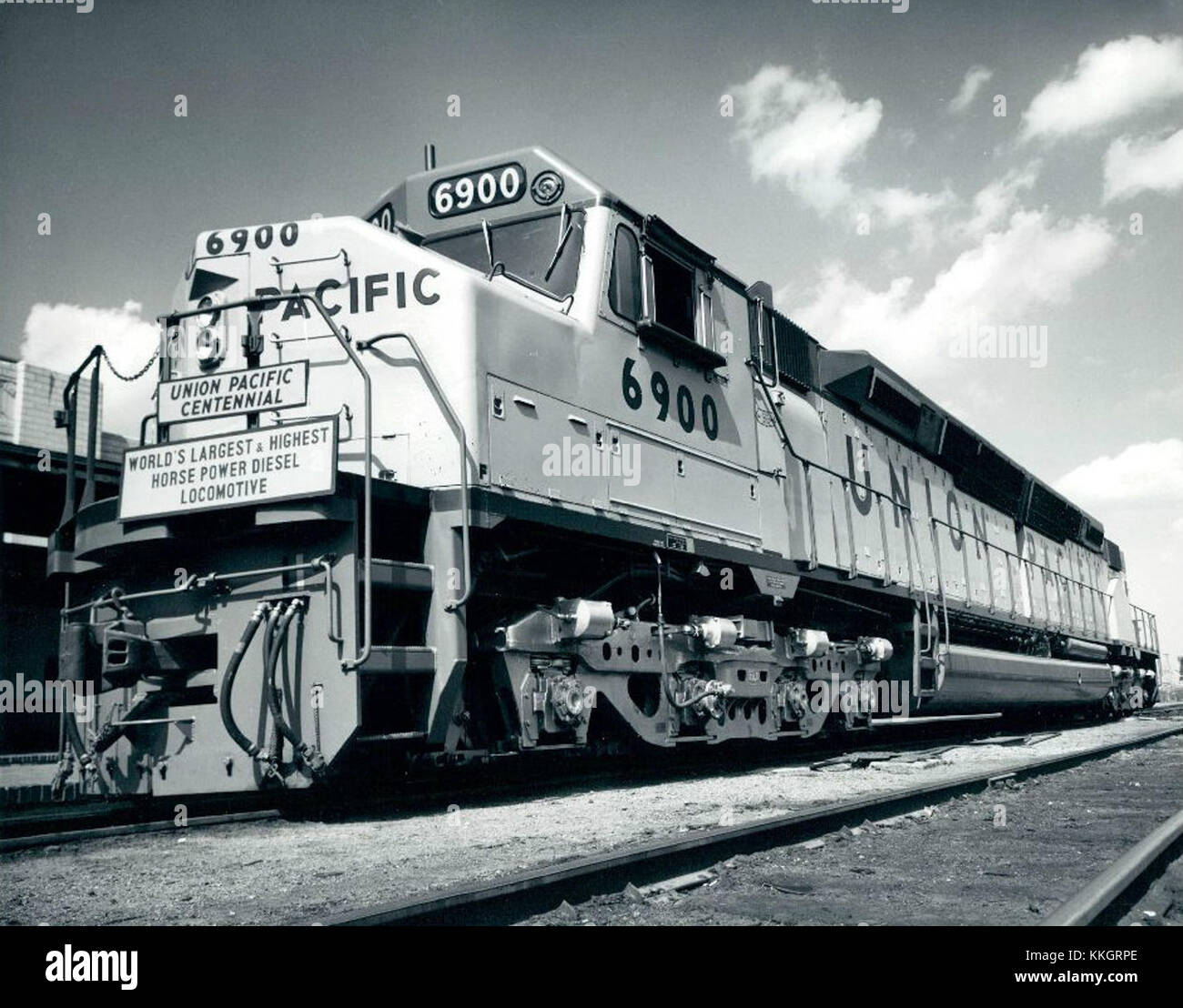 Die Union Pacific Centennial EMD 40X Lokomotive ist eine leistungsstarke dieselelektrische Lokomotive, die für ihre historische Rolle im amerikanischen Eisenbahnverkehr im 20. Jahrhundert bekannt ist. Stockfoto