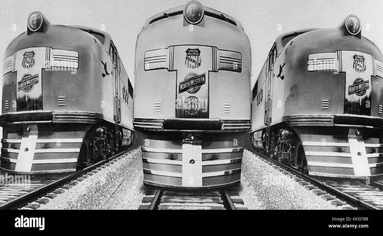Die Union Pacific EMC E2 Lokomotiven, die 1938 eingeführt wurden, waren eine bedeutende Entwicklung im amerikanischen Schienenverkehr. Diese stromlinienförmigen dieselelektrischen Lokomotiven wurden für Personenzüge entwickelt, mit fortschrittlicher Technik und einem schlanken Design, das sie zu einem Wahrzeichen in der Geschichte der amerikanischen Eisenbahn machte. Stockfoto