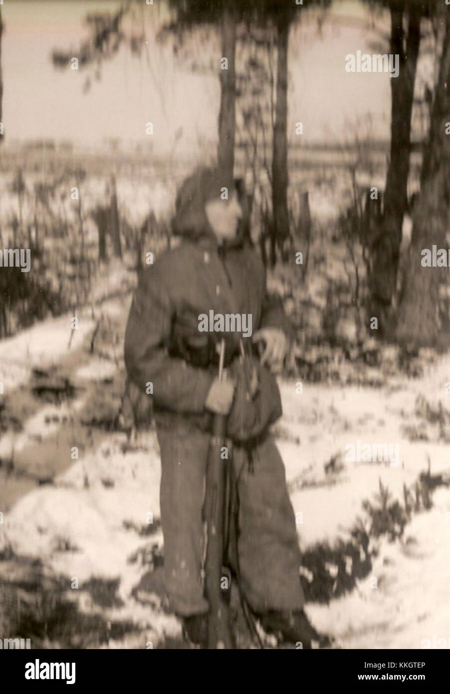 Abbildung des polnischen Wortes „Posterunek“, was „Station“ bedeutet, zeigt eine historische Polizeistation oder einen Militärposten. Der Begriff wird häufig im Zusammenhang mit Sicherheitskräften oder Verwaltungsstrukturen in Polen verwendet. Stockfoto